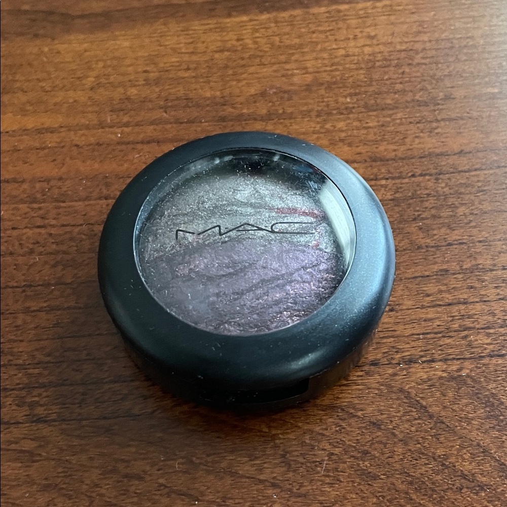 MAC Cosmetics Dual-Tone Eyeshadow Earthy Riches Mineralize